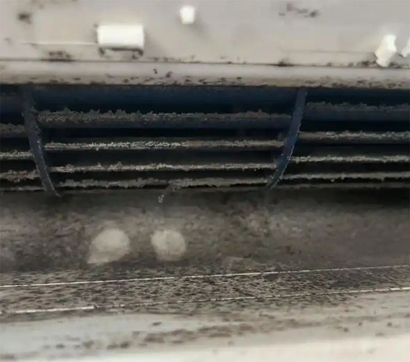 调兵山空调吹的风有股烧焦味是怎么回事